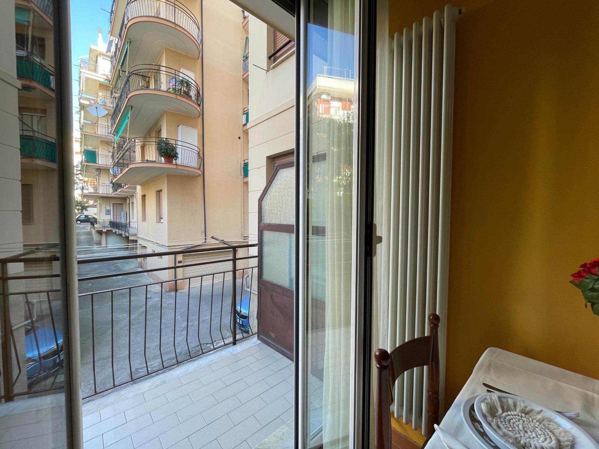 50 Metri Dal Mare - Free Parking E A/C Apartment Pietra Ligure Exterior photo